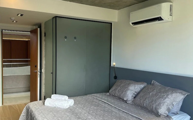 Setai Yacht By Day by Day