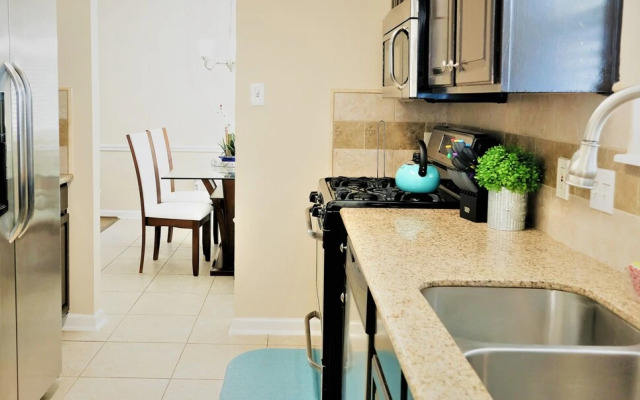 3Bdrm 2.5Bath 5Beds - Near Downtown