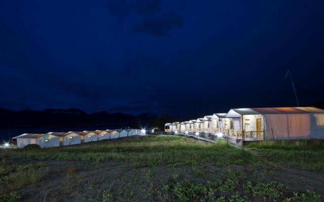 Pangong Retreat Camp