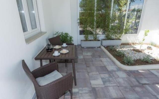 Sara Residence