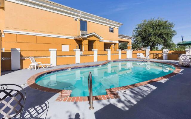 Quality Inn & Suites - Granbury