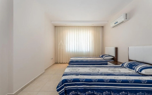 5 Star Luxury Emerald Complex