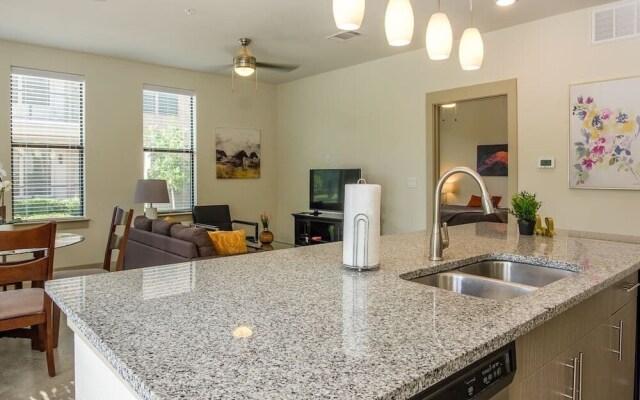 Bright Apartments by Frontdesk