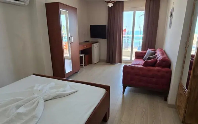 Zeus Hotel