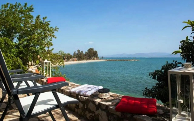 Seafront apartment ΙΙ in Kiveri, near Nafplion.