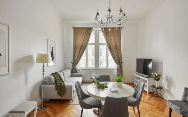 Deluxe Apartment in Lesser Town by Prague Days