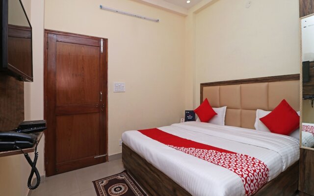 OYO 14251 Green View Doon