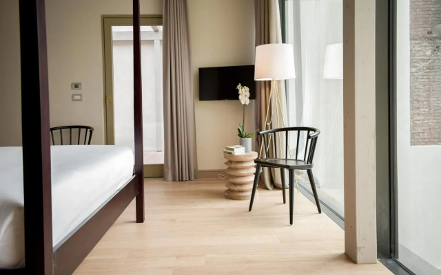 Opera 35 Boutique Hotel