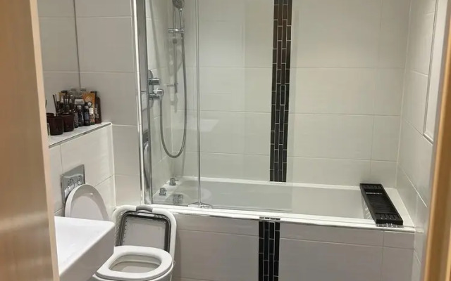 Inviting 2-bed Apartment in Bushey