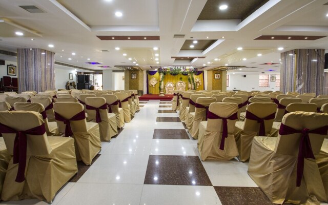 OYO 3968 Chandras Residency