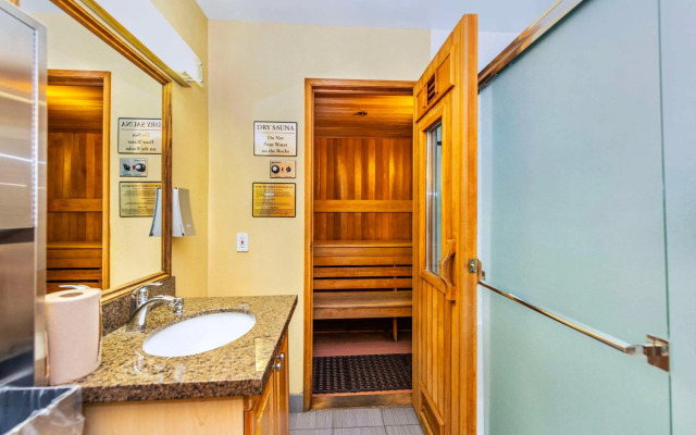 Grand Park Hotel & Suites Downtown Vancouver, Ascend Hotel Collection