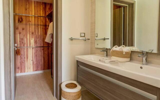 Luxury 2BR Pool & Golf View at Cana Pearl