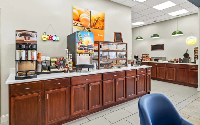 Comfort Inn & Suites Plainville-Foxboro