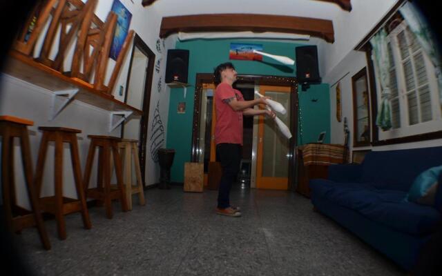 Zeppelin Art Hostel