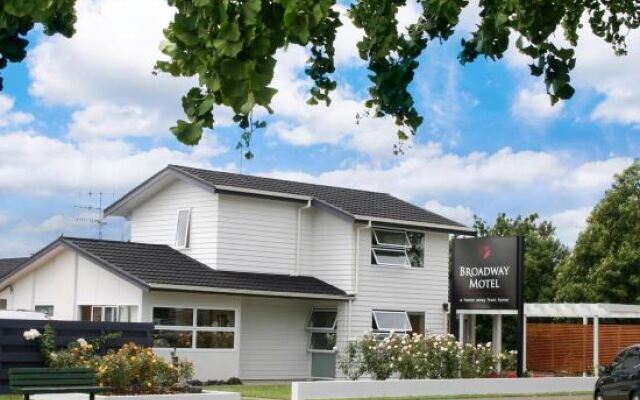 Broadway Motel & Miro Court Villas