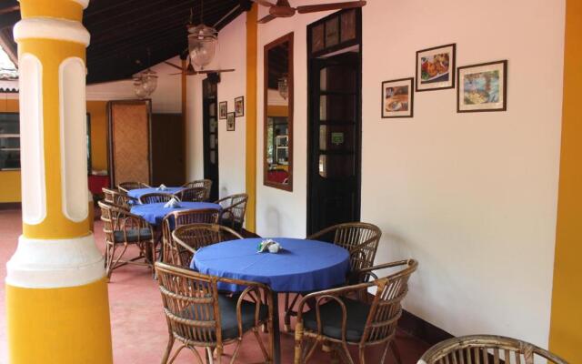 Granpa's Inn Hotel Bougainvillea