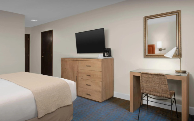 Ashland Hills Hotel & Suites