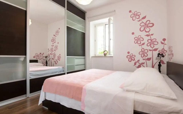 Elegant Lovran Apartment With Sea View