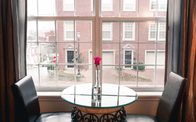 Hometel On Signal Hill