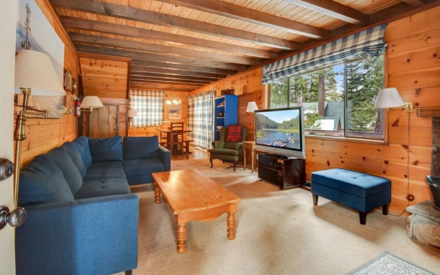 Jerves Tahoe Vacation Cabin by RedAwning