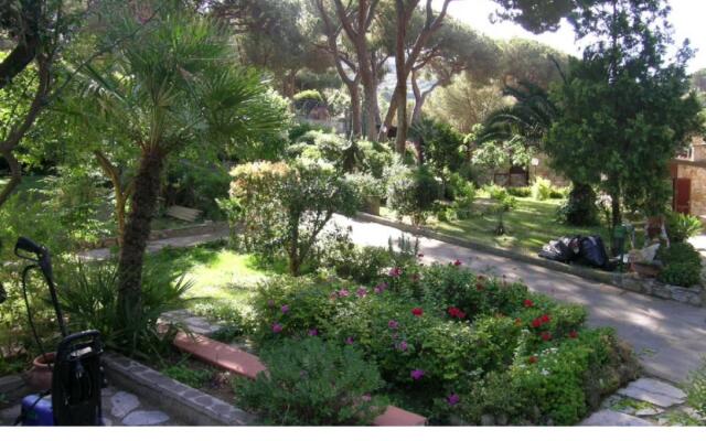 Single House, 6 Pax, 150 Mt To The Sea-Silvia B