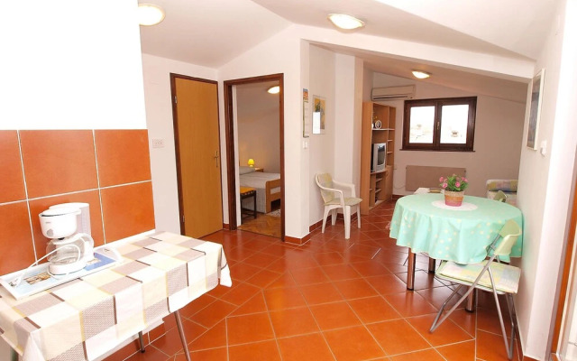 Apartment 297