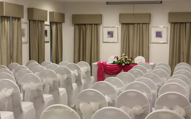 Holiday Inn Manchester - Oldham by IHG