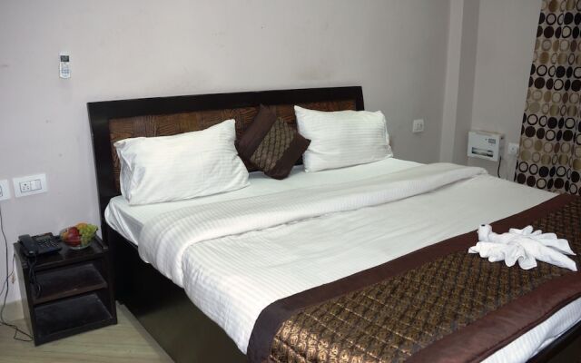 Maxfort Hospital Apartment