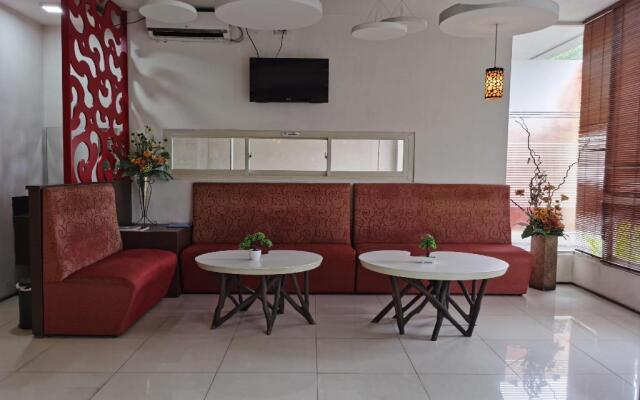 OYO 90075 Feliz Hotel
