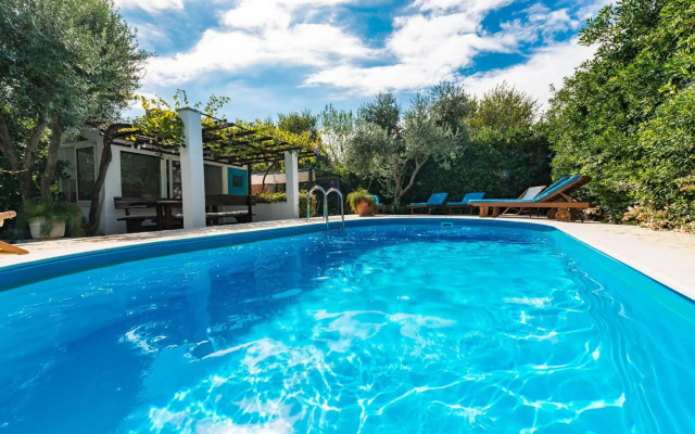Villa Piano - Four Bedroom Villa With Terrace and Swimming Pool