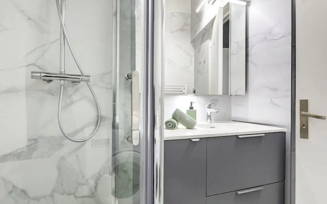 Charming 1BR in Saint-Germain Sleeps 4