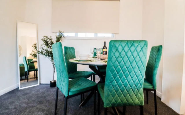 Lovely 3 Bedroom Maisonette