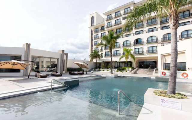 HS HOTSSON Hotel Leon