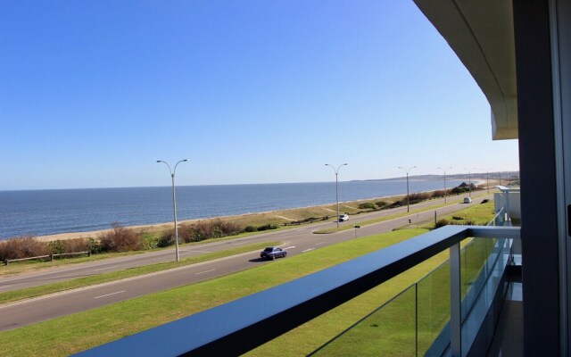 Ocean Front Deluxe Apartment