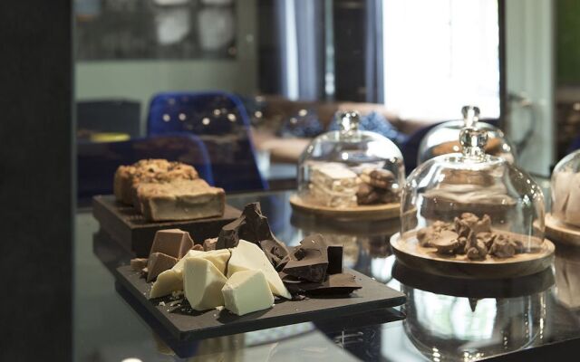 hotel Blue inspired by MANNA