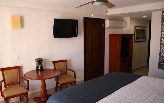 Hotel Porto Allegro - Near Malecon