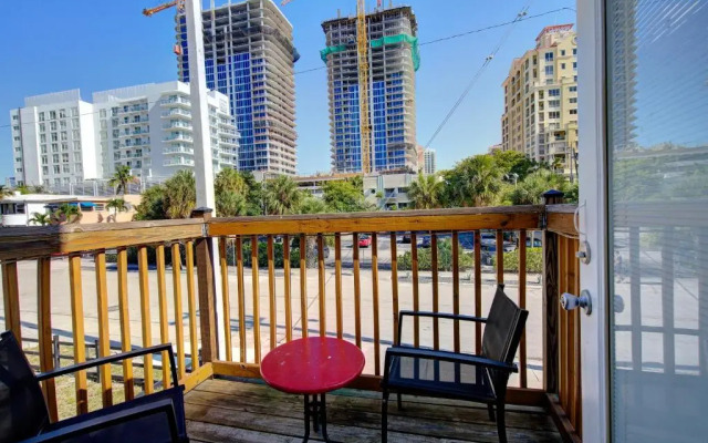 Ask Me Inn Ft. Lauderdale Beach