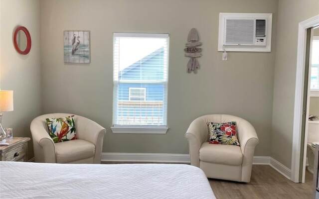 Sea Beauty 3 Bedroom Home by RedAwning