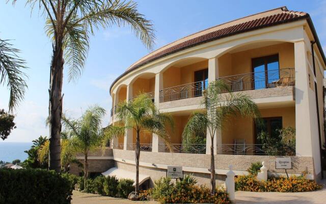 Blu Tropical Resort