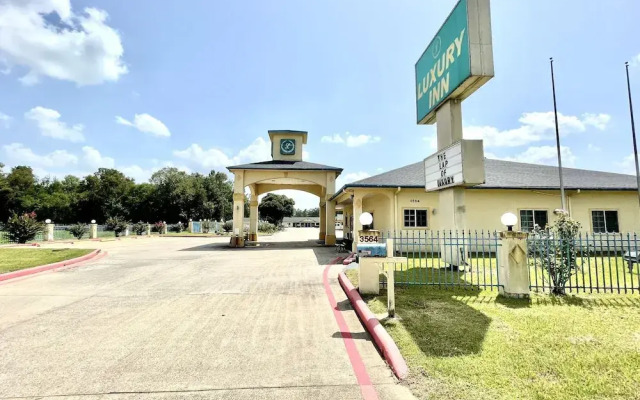 Luxury Inn & Suites Liberty