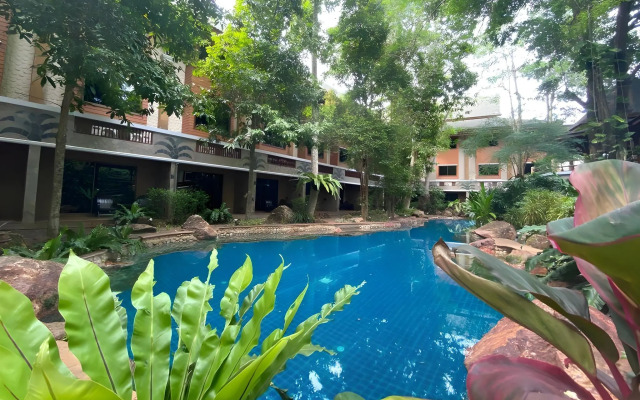 100 Islands Resort & Spa