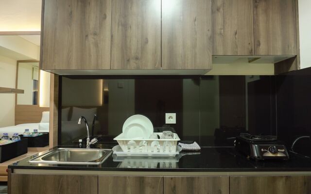 Cozy Studio Puri Orchard Apartment in Strategic Location