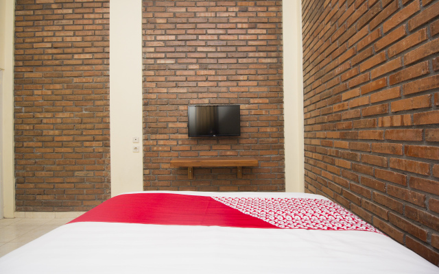 OYO 952 Annisa Syariah Guest House