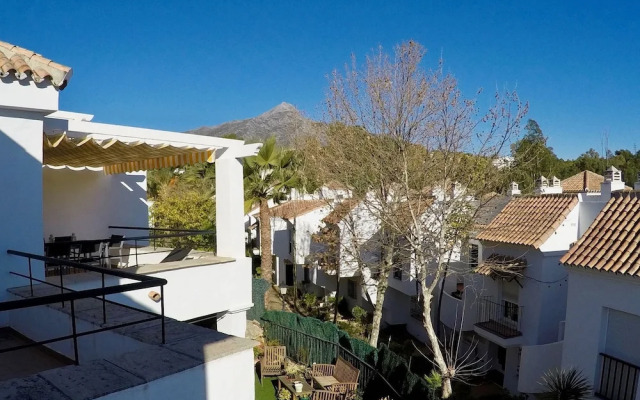 Beautiful Apartment in Nueva Andalucía With Swimming Pool