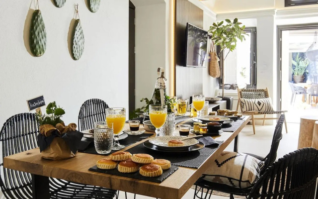 Floria Suites