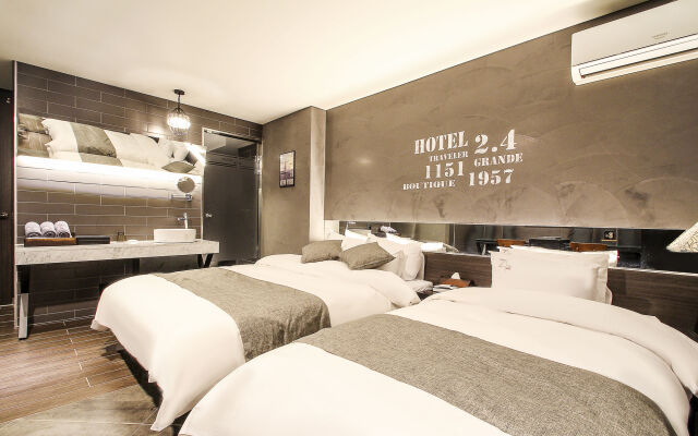 Hotel 2.4