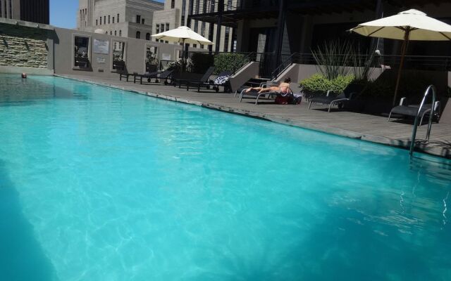 Trendy 1-BR City Center Apt