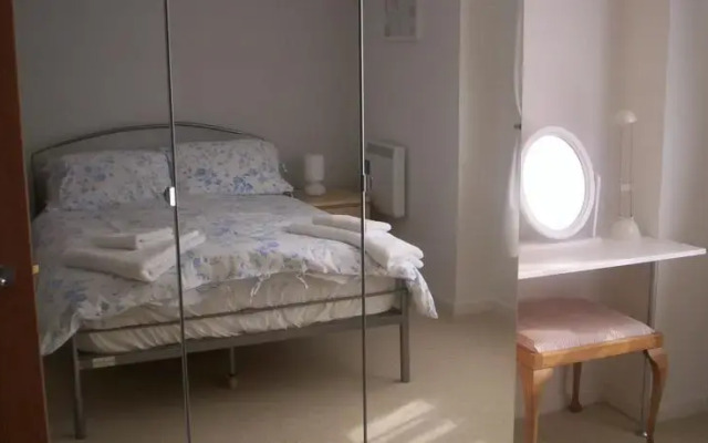 Millennium Quay Apartment
