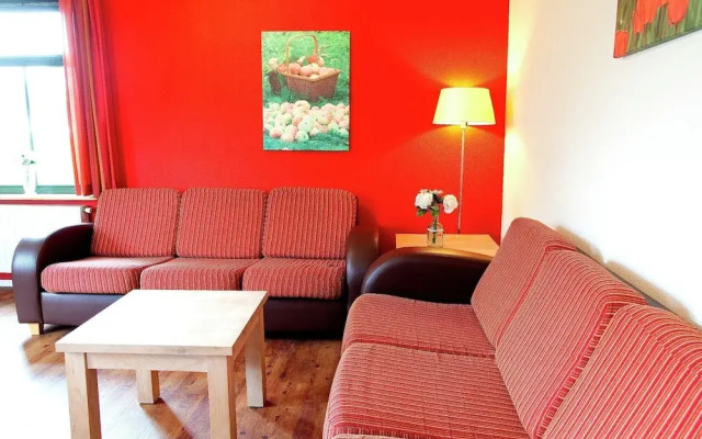 Cozy Furnished House with Garden near Nature Reserve