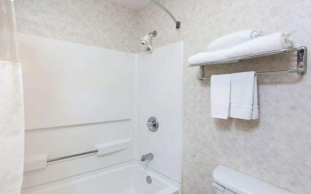 Ramada by Wyndham Sellersburg/Louisville North